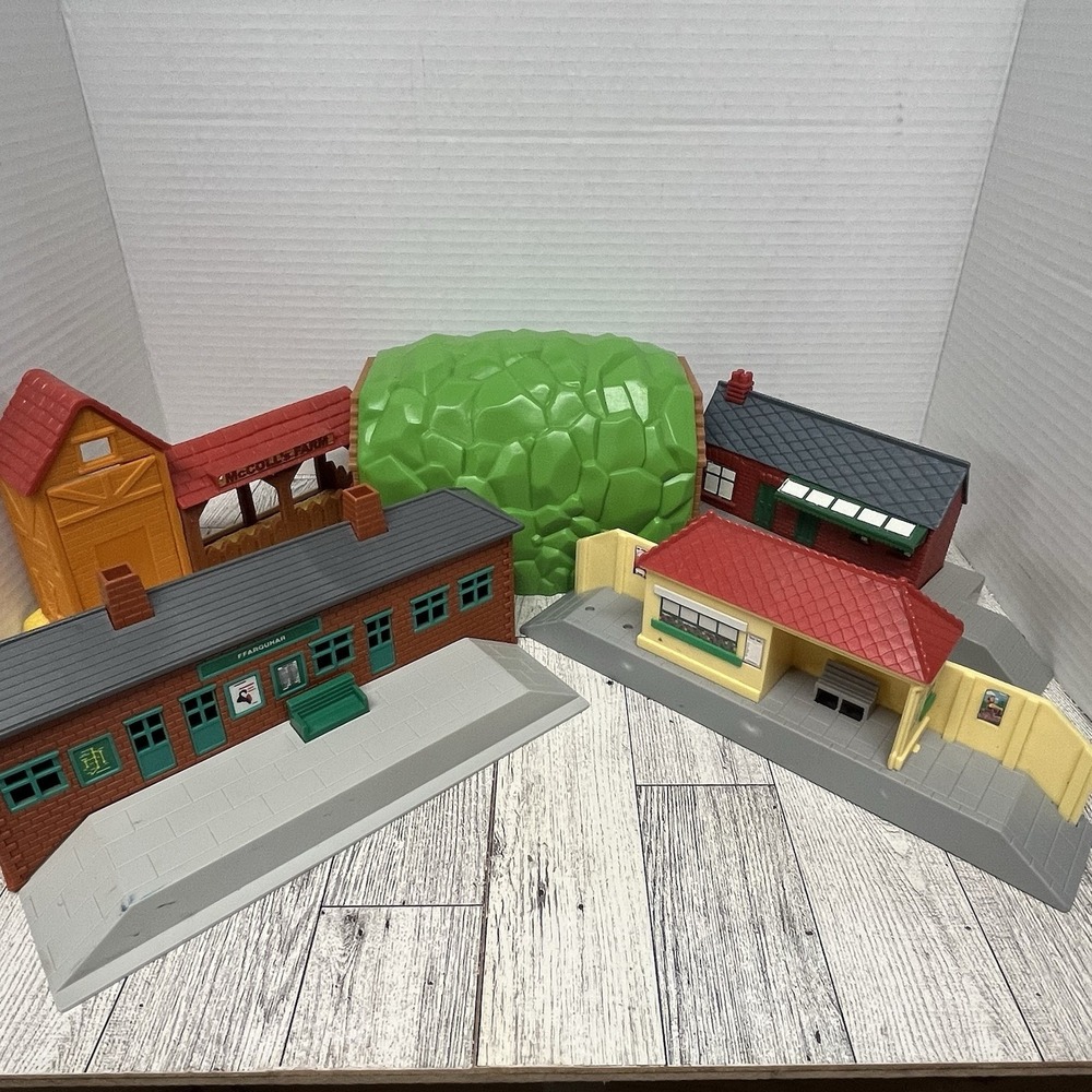 Thomas & Friends TrackMaster Buildings Lot - Ffarquhar, McColl's Farm, Tunnel